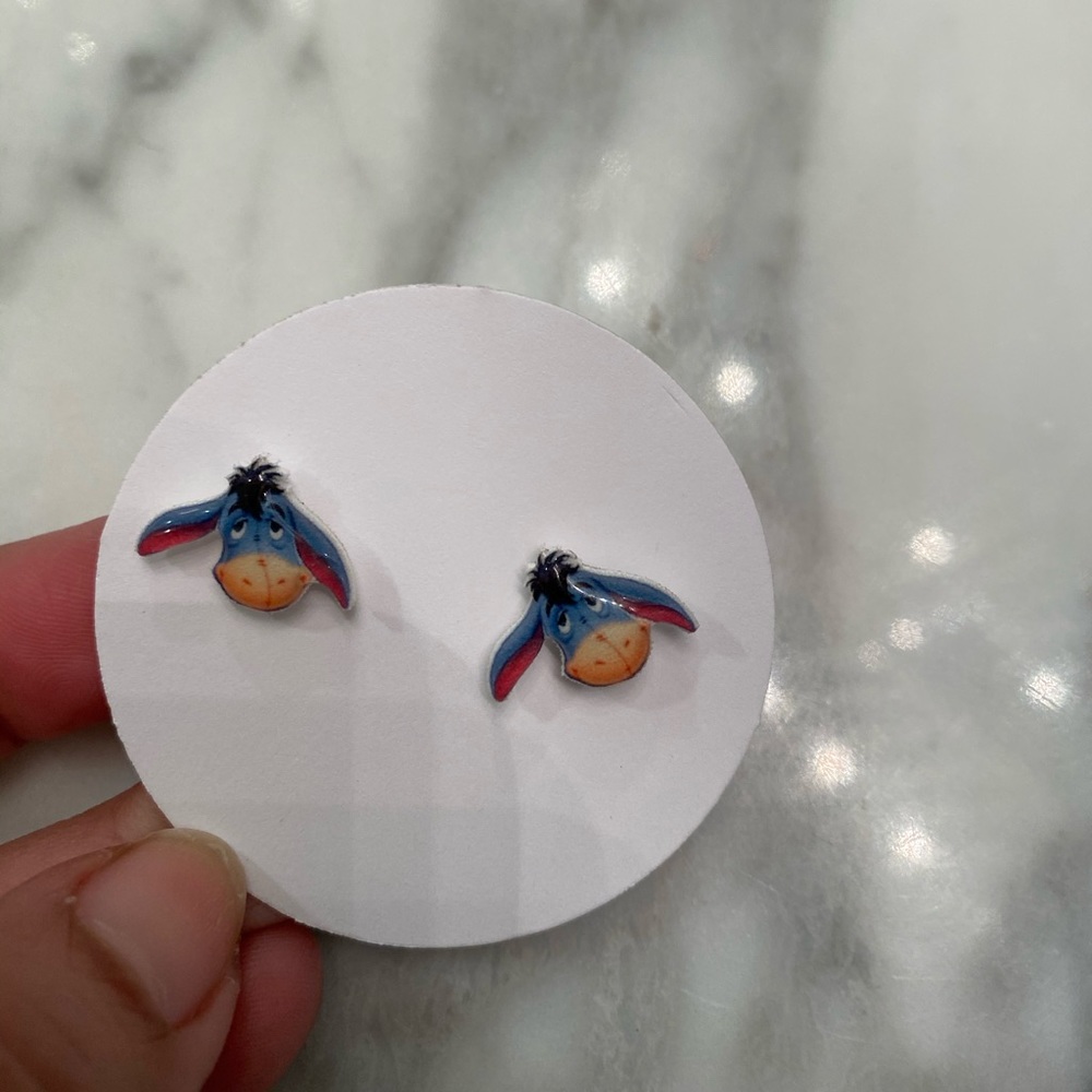 Eeyore post earrings 🙌